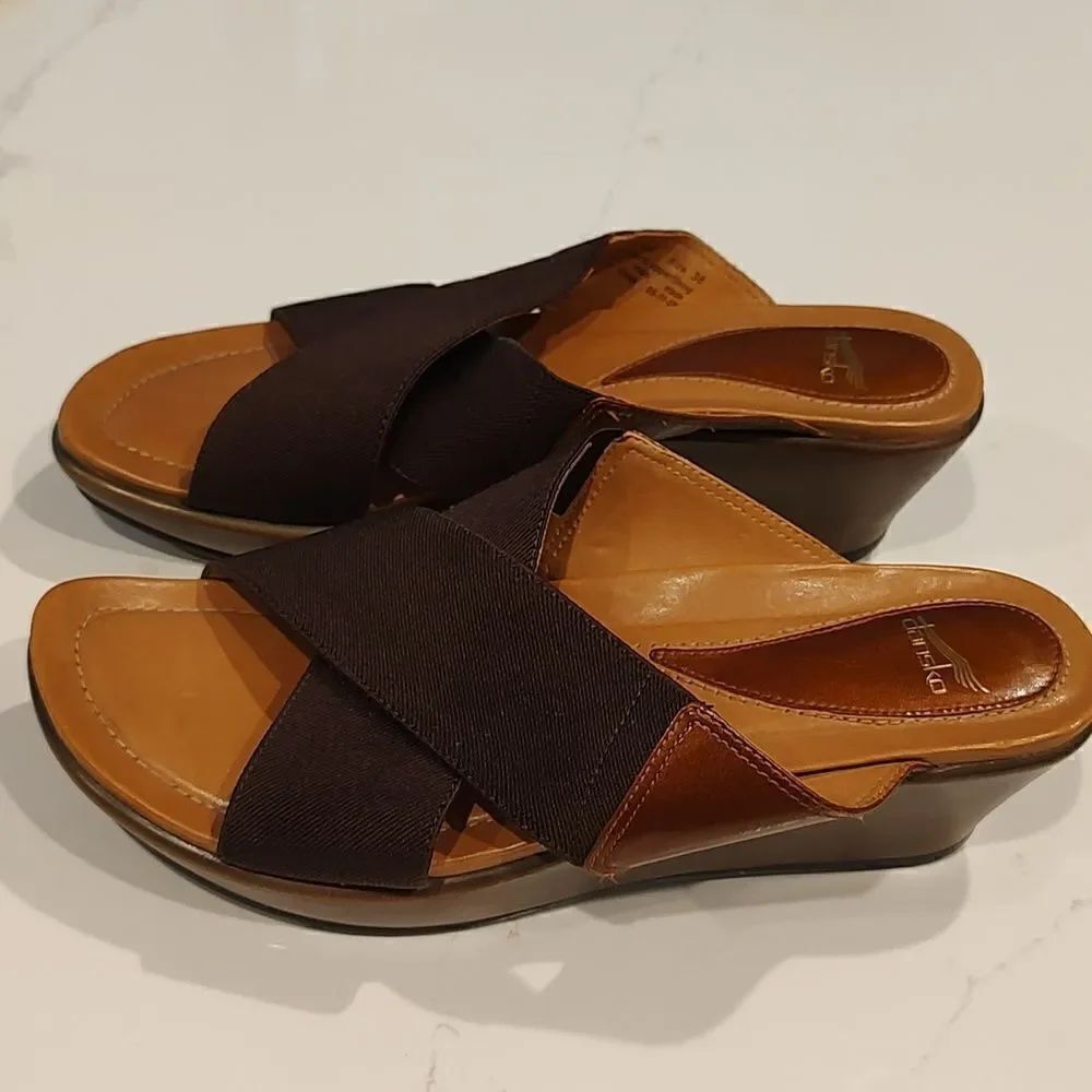 Dansko Brown Ava Wedge Slip On Cross Strap Comfort Sandals Size 38